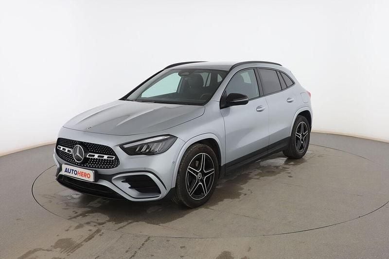 Usado Mercedes GLA200 AMG line 150 CV (110 kW) 2024 Gris SUV