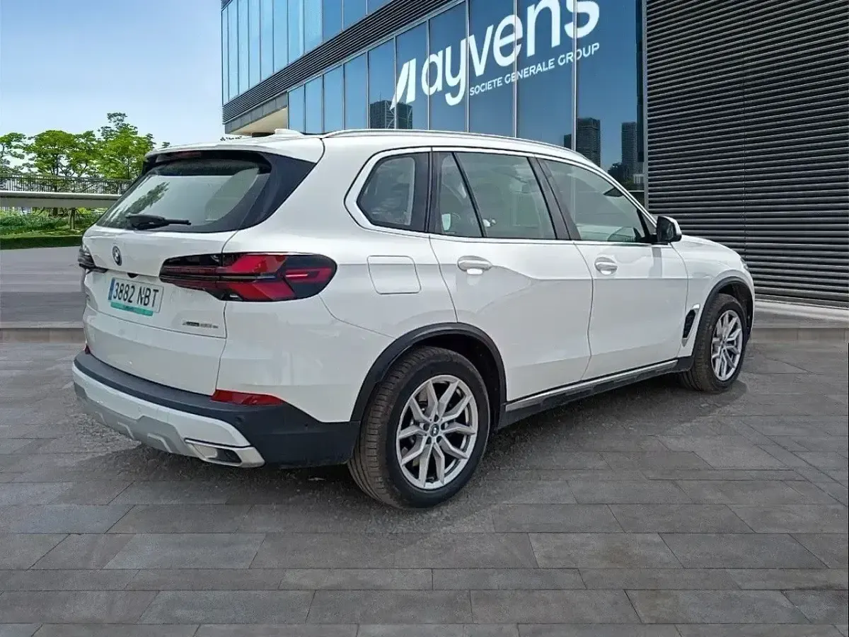 Używany BMW X5 489 KM (359 kW) 2025 Biały SUV