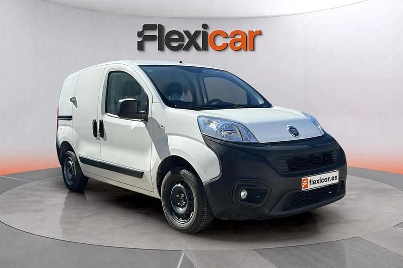 Blanco Usado 2019 Fiat Fiorino Van | 7990 € (Precio justo) - Imagen 1/4