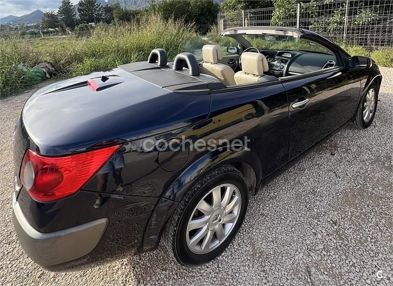 Usado Renault Mégane Cabriolet Dynamique 105 CV (77 kW) 2007 Azul Descapotable