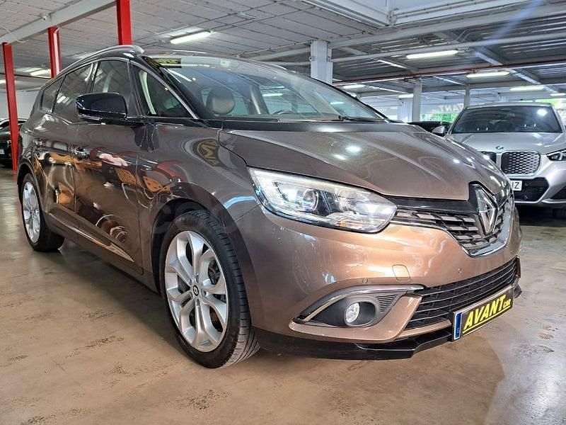 Usado Renault Grand Scénic IV Zen 130 CV (95 kW) 2017 Marrón Monovolumen