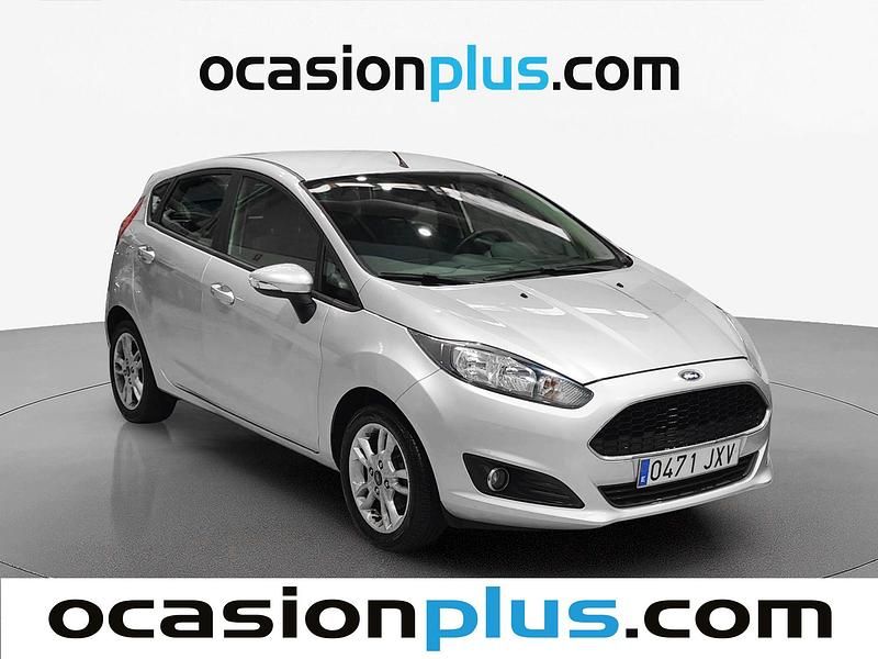 Usado Ford Fiesta Trend 75 CV (55 kW) 2017 Gris plata Utilitario