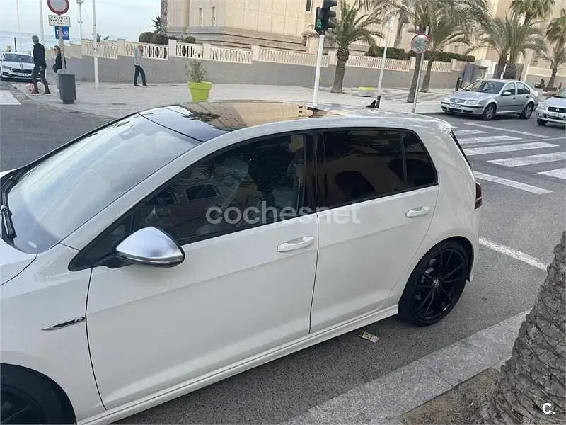 Usado VW Golf VII R 300 CV (220 kW) 2015 Blanco Berlina