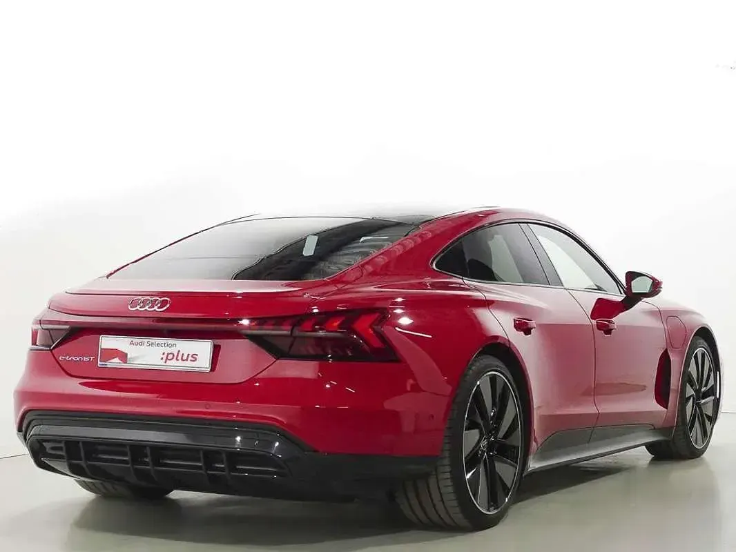 Usado Audi e-tron GT quattro Ambiente 430 kW (585 CV) 2021 Rojo Berlina