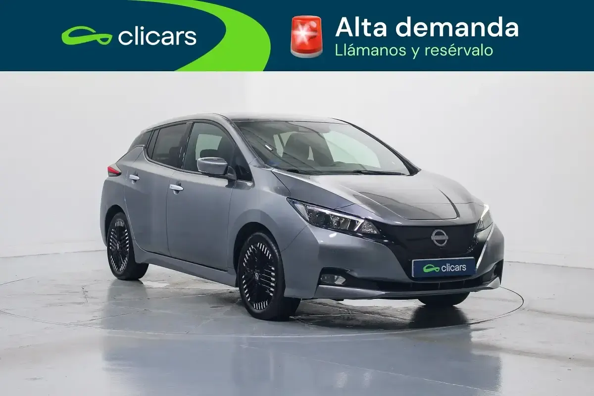 Usado Nissan Leaf N-Connecta 110 kW (150 CV) 2024 Gris Utilitario