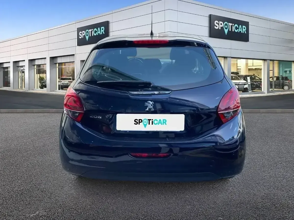 Usado Peugeot 208 Signature Sky 82 CV (60 kW) 2019 Azul Utilitario