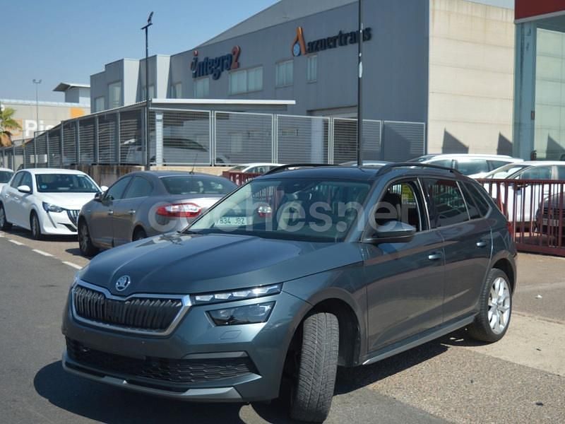 Usado Skoda Kamiq Style 116 CV (85 kW) 2021 Gris / plata SUV