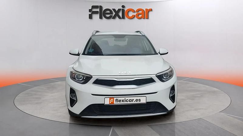 Usado Kia Stonic 84 CV (61 kW) 2022 Blanco SUV