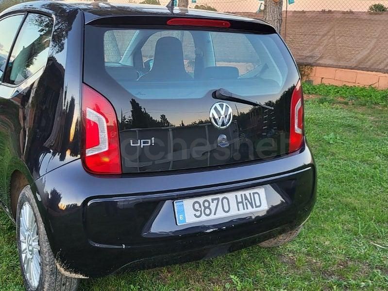 Usado VW up! 60 CV (44 kW) 2014 Negro Utilitario