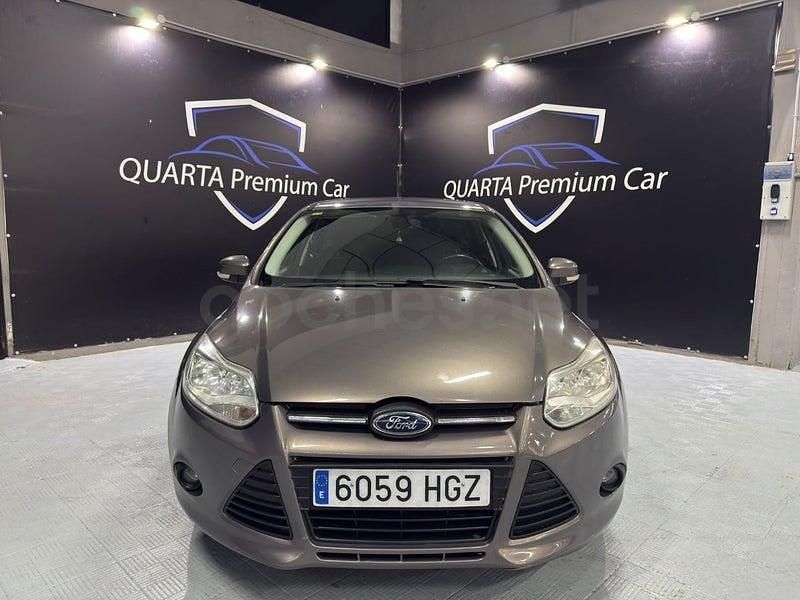 Usado Ford Focus Trend 115 CV (84 kW) 2011 Marrón Familiar