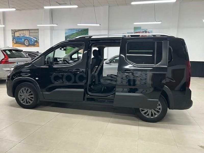 Usado Peugeot Rifter Active 130 CV (95 kW) 2020 Negro Monovolumen