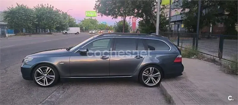 Usado BMW 530 235 CV (172 kW) 2008 Gris / plata Familiar