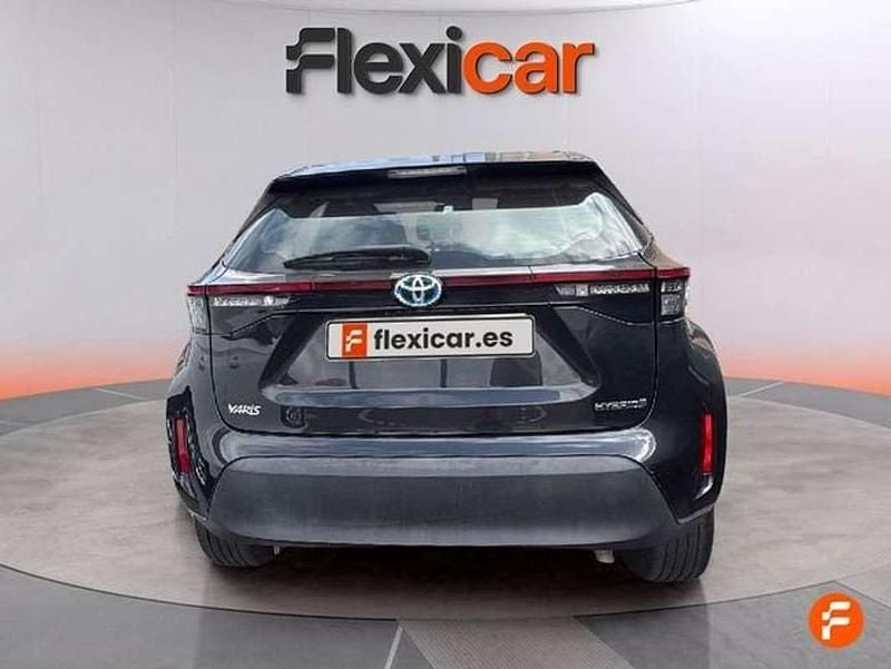 Usado Toyota Yaris Cross Active 116 CV (85 kW) 2024 Negro SUV