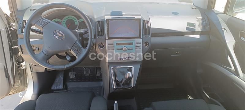 Verde Usado 2005 Toyota Corolla Verso Sol Monovolumen | 5300 € (Precio justo) - Imagen 1/4