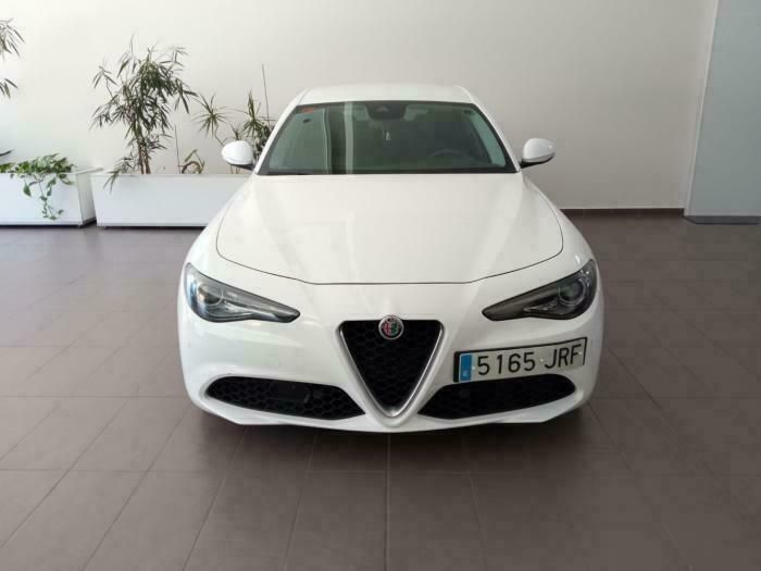 Blanquecino Usado 2016 Alfa Romeo Giulia Super Berlina | 21.200 € (Precio justo) - Imagen 1/1