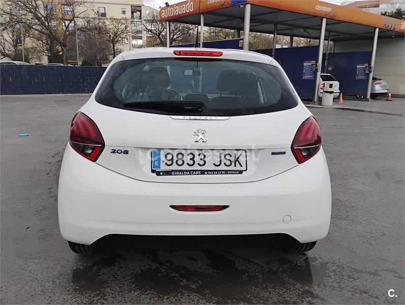 Begagnad Peugeot 208 Access 75 HK (55 kW) 2016 Vit Halvkombi