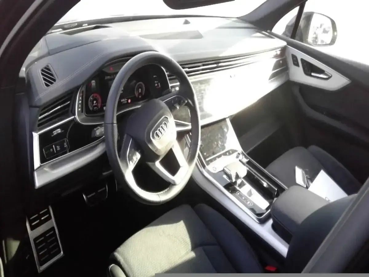 Usado Audi Q7 286 CV (210 kW) 2025 Granate SUV