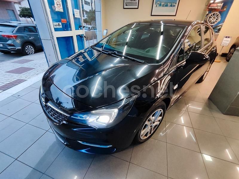 Negro Usado 2021 Opel Astra Edition Berlina | 11.900 € (Buen precio) - Imagen 1/4