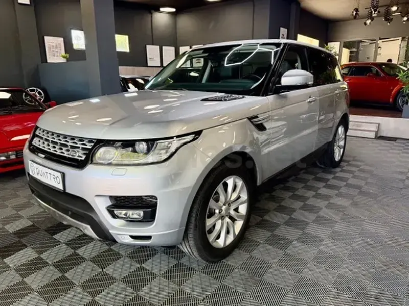 Usado Land Rover Range Rover HSE 258 CV (189 kW) 2015 Gris / plata SUV