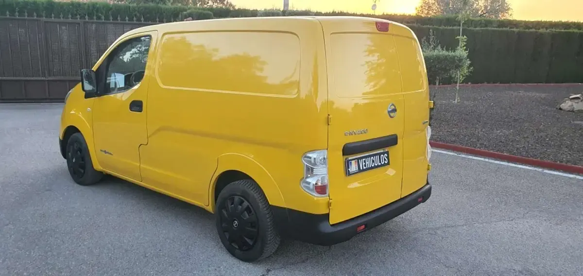 Usado Nissan e-NV200 Comfort 80 kW (109 CV) 2016 Amarillo Monovolumen
