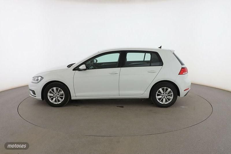 Usado VW Golf VII 116 CV (85 kW) 2019 Blanco Berlina