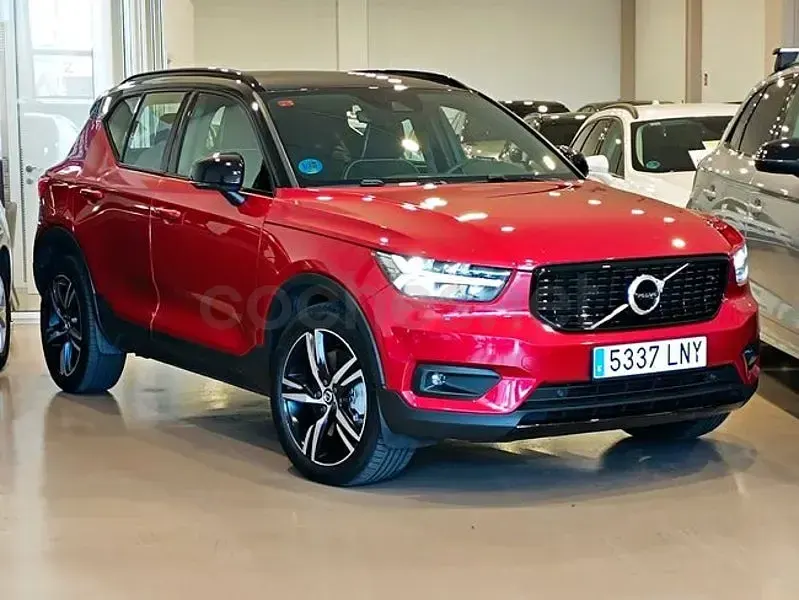 Usado Volvo XC40 R-Design 211 CV (155 kW) 2021 Rojo SUV
