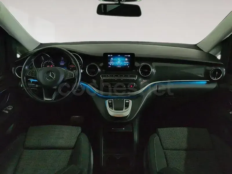 Usado Mercedes V250 Avantgarde 190 CV (139 kW) 2022 Gris / plata Monovolumen