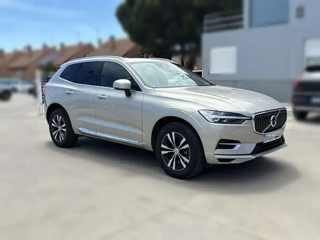 Usado Volvo XC60 R-Design 253 CV (186 kW) 2021 Gris SUV