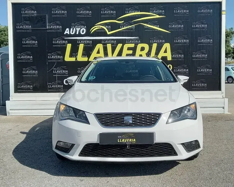 Usado Seat Leon CONNECT 110 CV (80 kW) 2016 Blanco Familiar