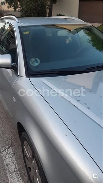 Usado Audi A4 140 CV (102 kW) 2005 Gris / plata Familiar