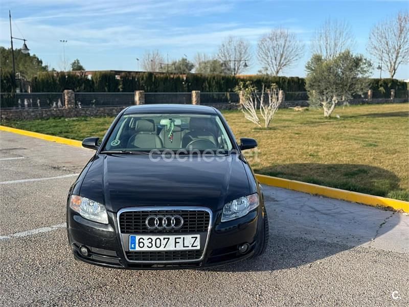 Usado Audi A4 140 CV (102 kW) 2007 Negro Berlina