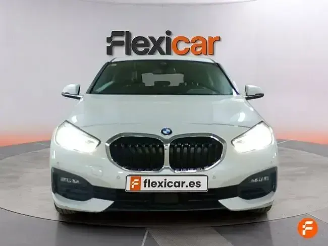 Begagnad BMW 118 140 HK (102 kW) 2020 Vit Halvkombi