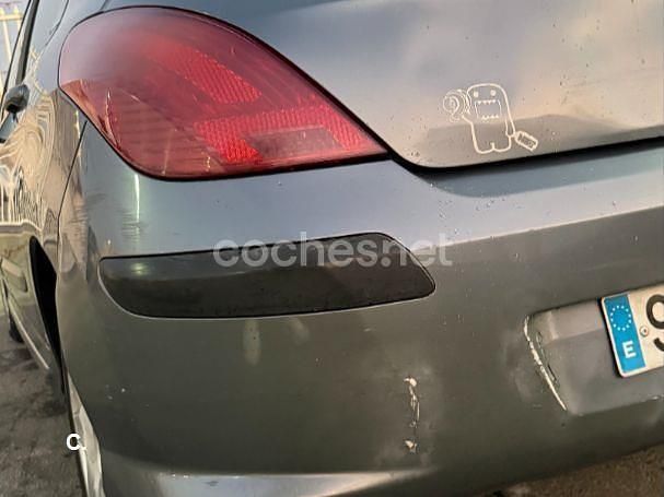 Usado Peugeot 308 110 CV (80 kW) 2008 Gris / plata Berlina