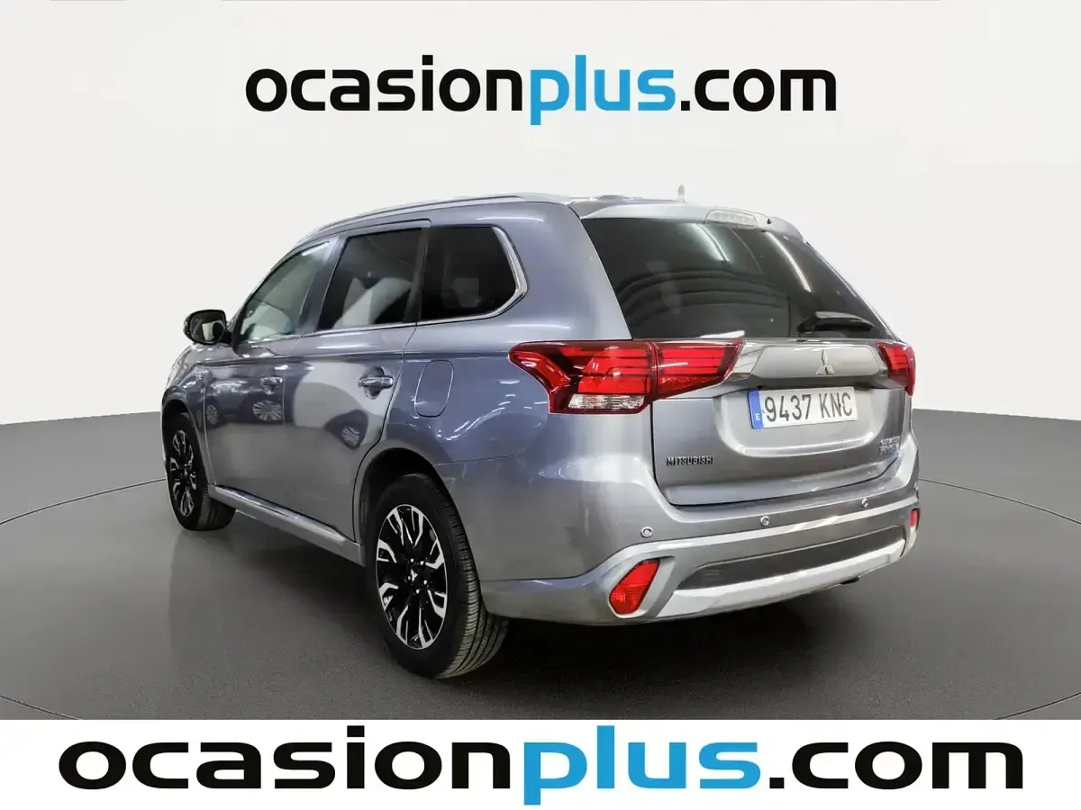 Usado Mitsubishi Outlander P-HEV 203 CV (149 kW) 2018 Gris Pickup/Camioneta