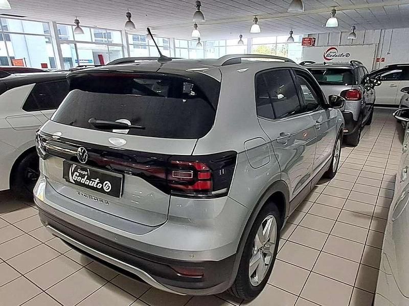Usado VW T-Cross Sportline 116 CV (85 kW) 2020 Gris SUV