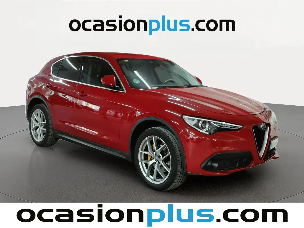 Usado Alfa Romeo Stelvio Executive 210 CV (154 kW) 2018 Rojo SUV