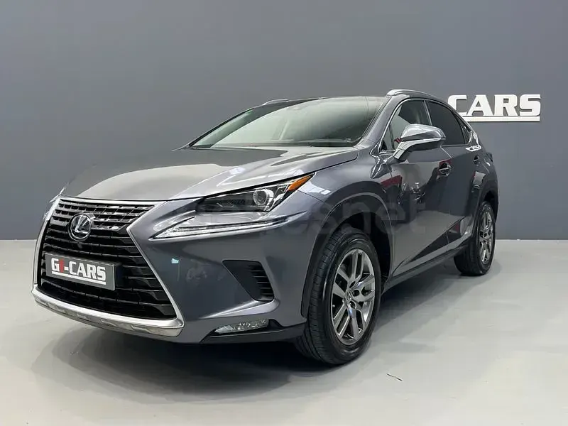 Usado Lexus NX300h Business Edition 197 CV (144 kW) 2018 Gris / plata SUV