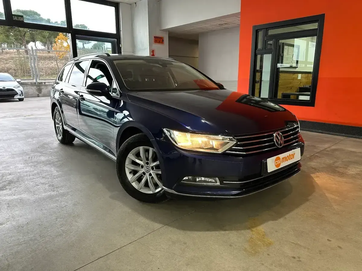 Usado VW Passat Sportline 190 CV (139 kW) 2019 Azul Berlina