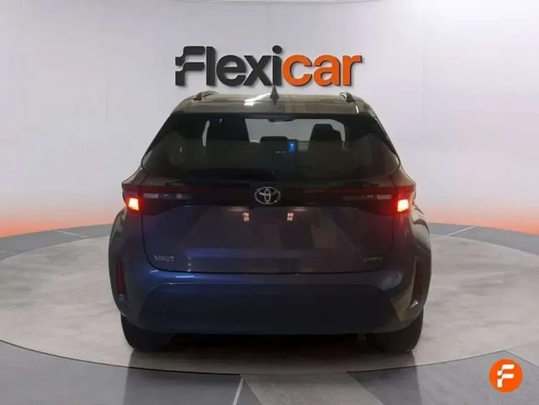 Usado Toyota Yaris Cross Active 116 CV (85 kW) 2025 Gris SUV