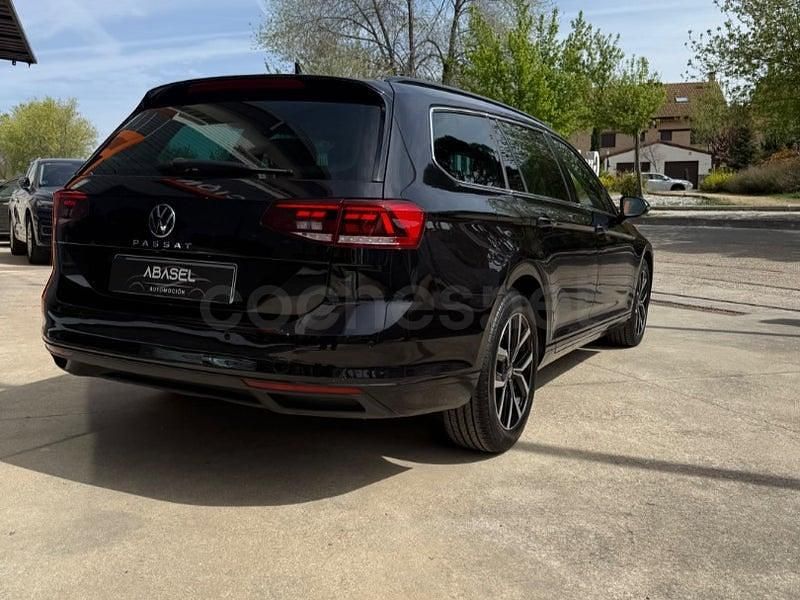 Usado VW Passat Executive 122 CV (89 kW) 2020 Negro Familiar