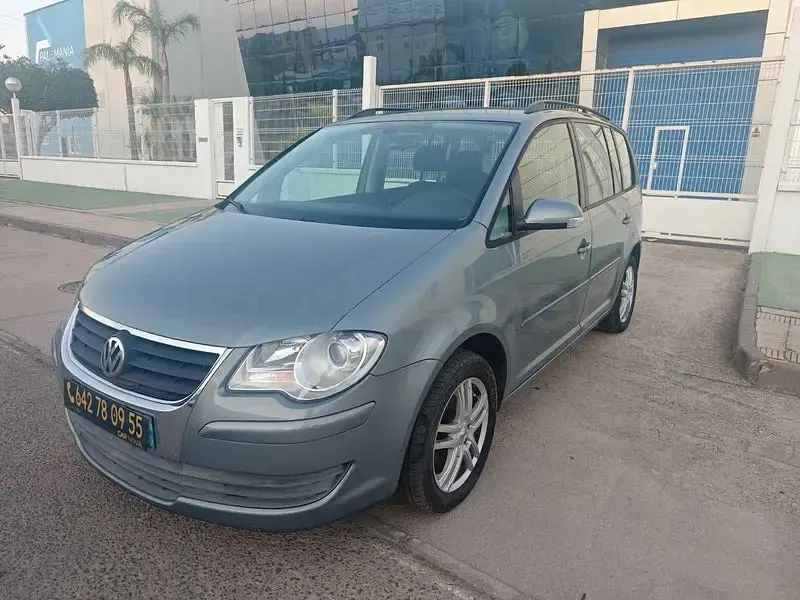Usado VW Touran Edition 105 CV (77 kW) 2008 Gris / plata Monovolumen
