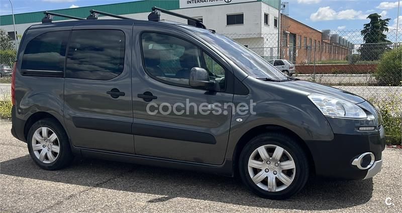 Negro Usado 2014 Peugeot Partner Tepee Outdoor Monovolumen | 6500 € (Buen precio) - Imagen 1/4