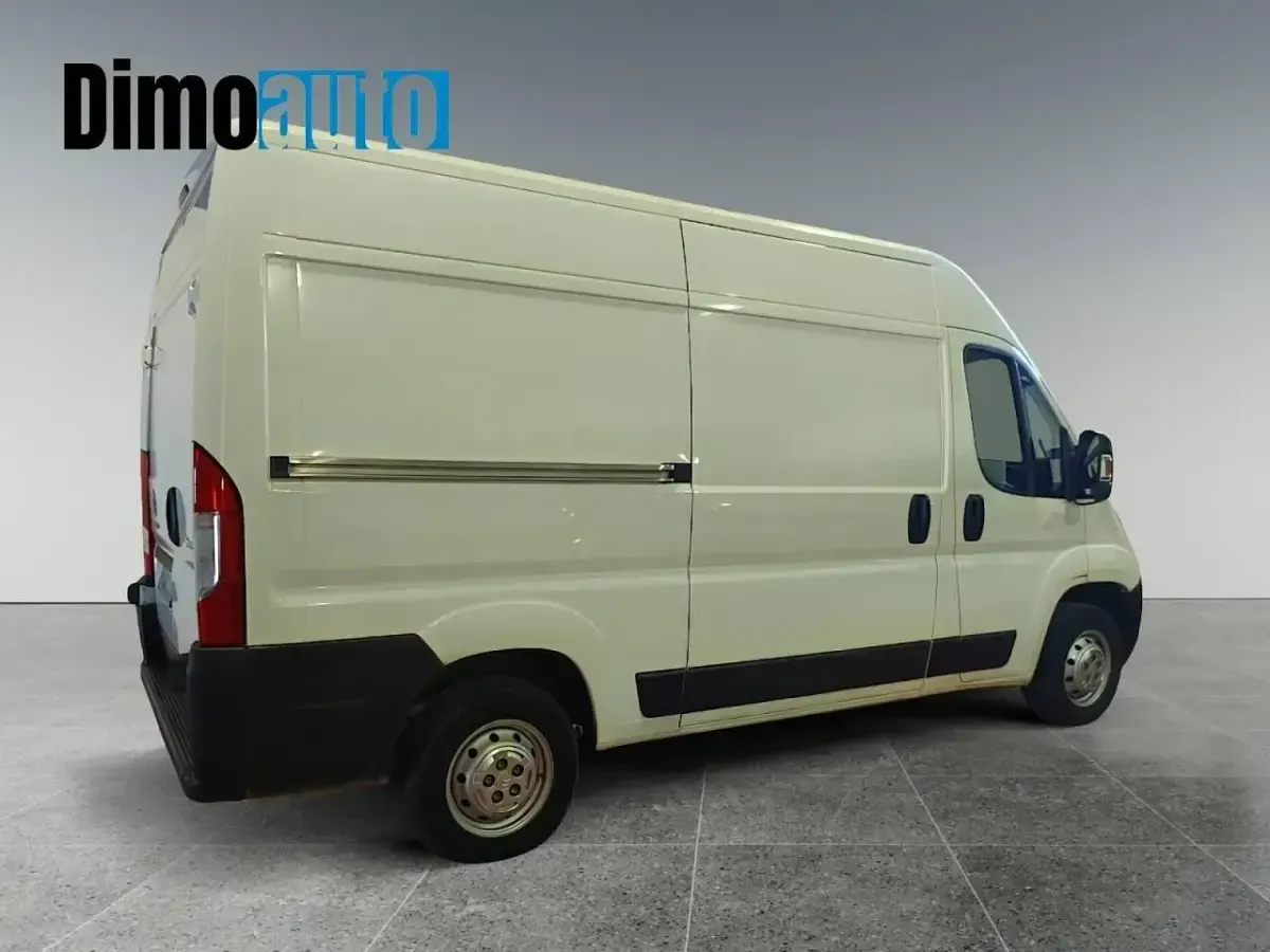 Usado Citroën Jumper 120 CV (88 kW) 2021 Blanco Monovolumen