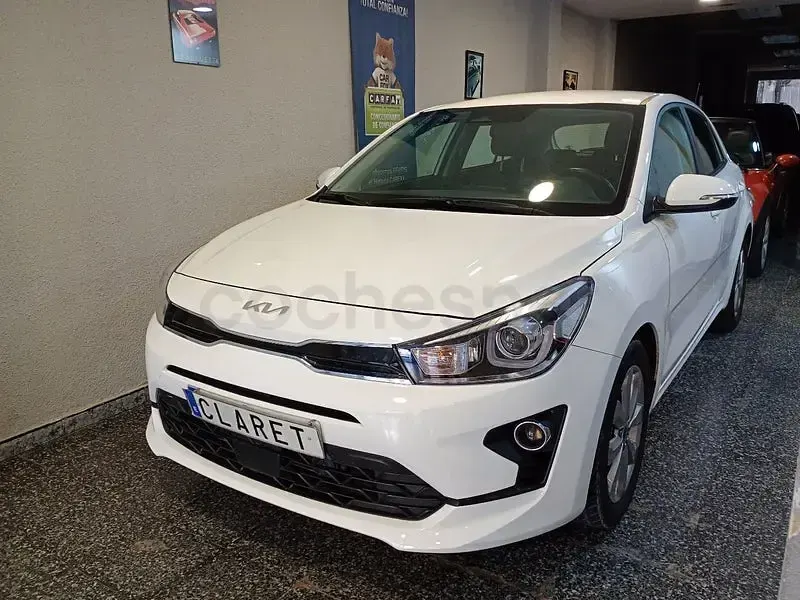 Begagnad Kia Rio 100 HK (73 kW) 2022 Vit Sedan