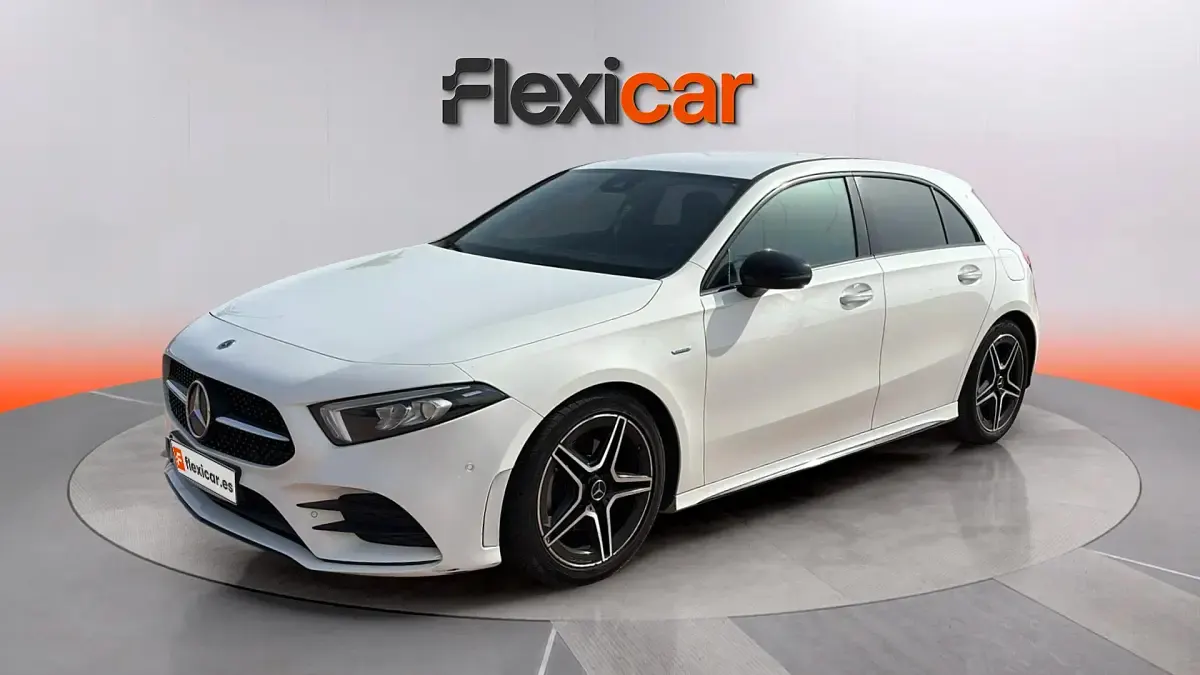Usado Mercedes A180 116 CV (85 kW) 2021 Blanco Berlina