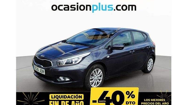 Gris Usado 2015 Kia Ceed Utilitario | 7500 € (Precio justo) - Imagen 1/4