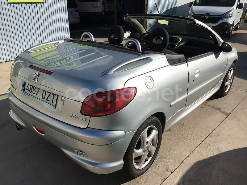 Usado Peugeot 206 CC Quiksilver 110 CV (80 kW) 2006 Gris / plata Descapotable