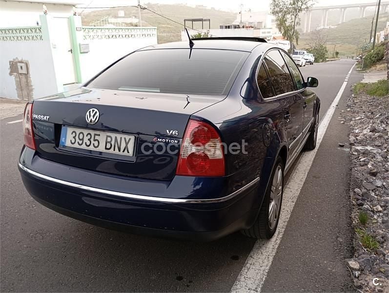 Usado VW Passat Highline 193 CV (141 kW) 2003 Azul Berlina