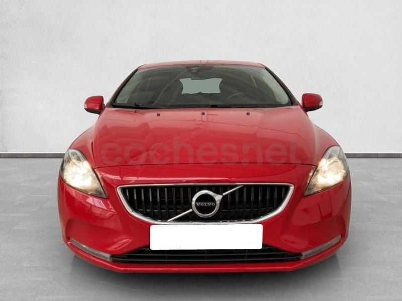 Usado Volvo V40 Kinetic 122 CV (89 kW) 2017 Rojo Berlina