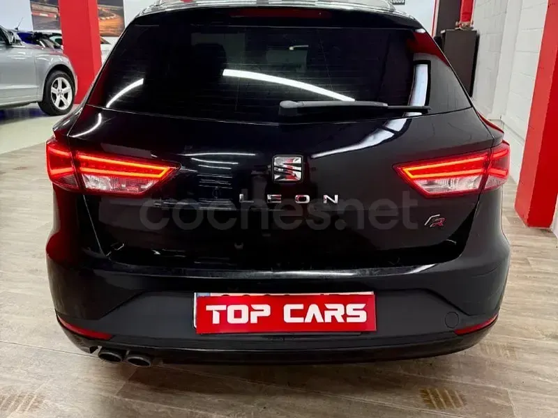 Usado Seat Leon FR 150 CV (110 kW) 2015 Negro Familiar